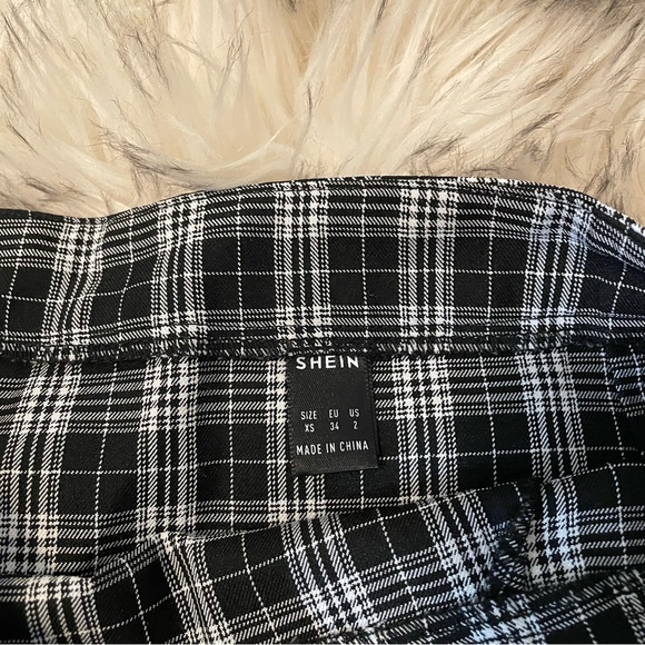 Mini skirt - Picture 3 of 4